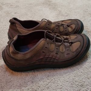 Slip on hiking shoes